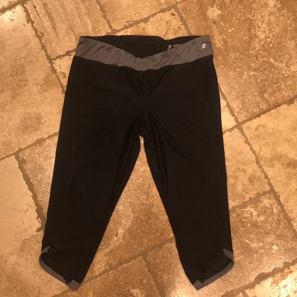 Black womens workout capris